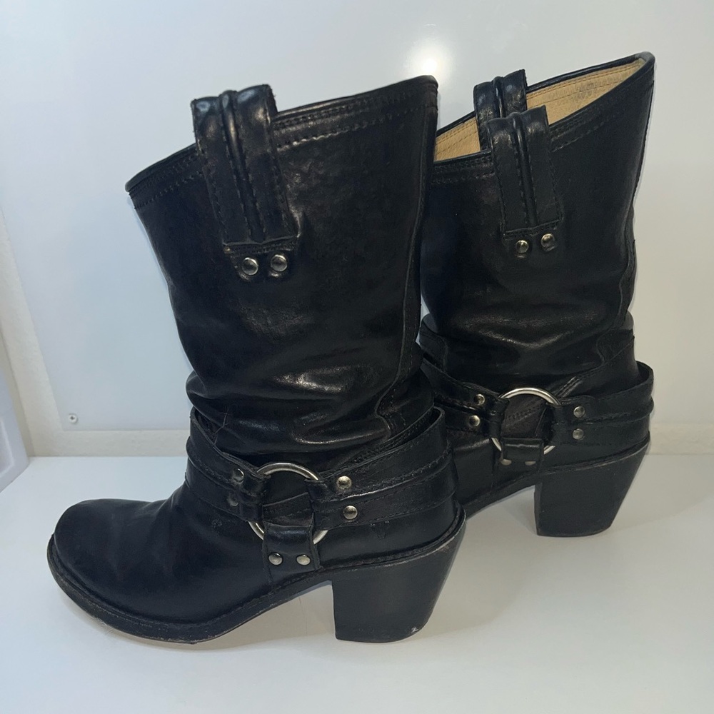 Frye Carmen Short Black Waxed Suede Leather Boots